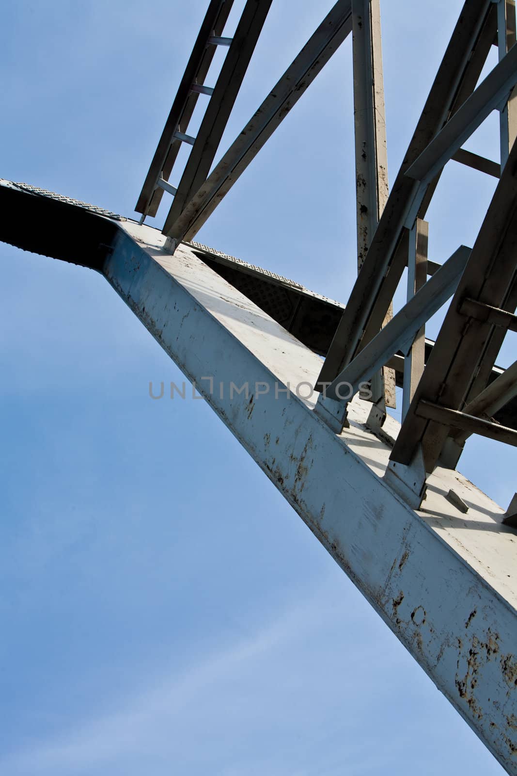city series: element of bridge steel construction