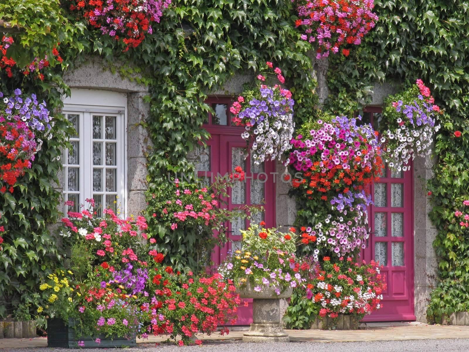Le Haut de la Lande, House with flowers, Brittany by Natureandmore