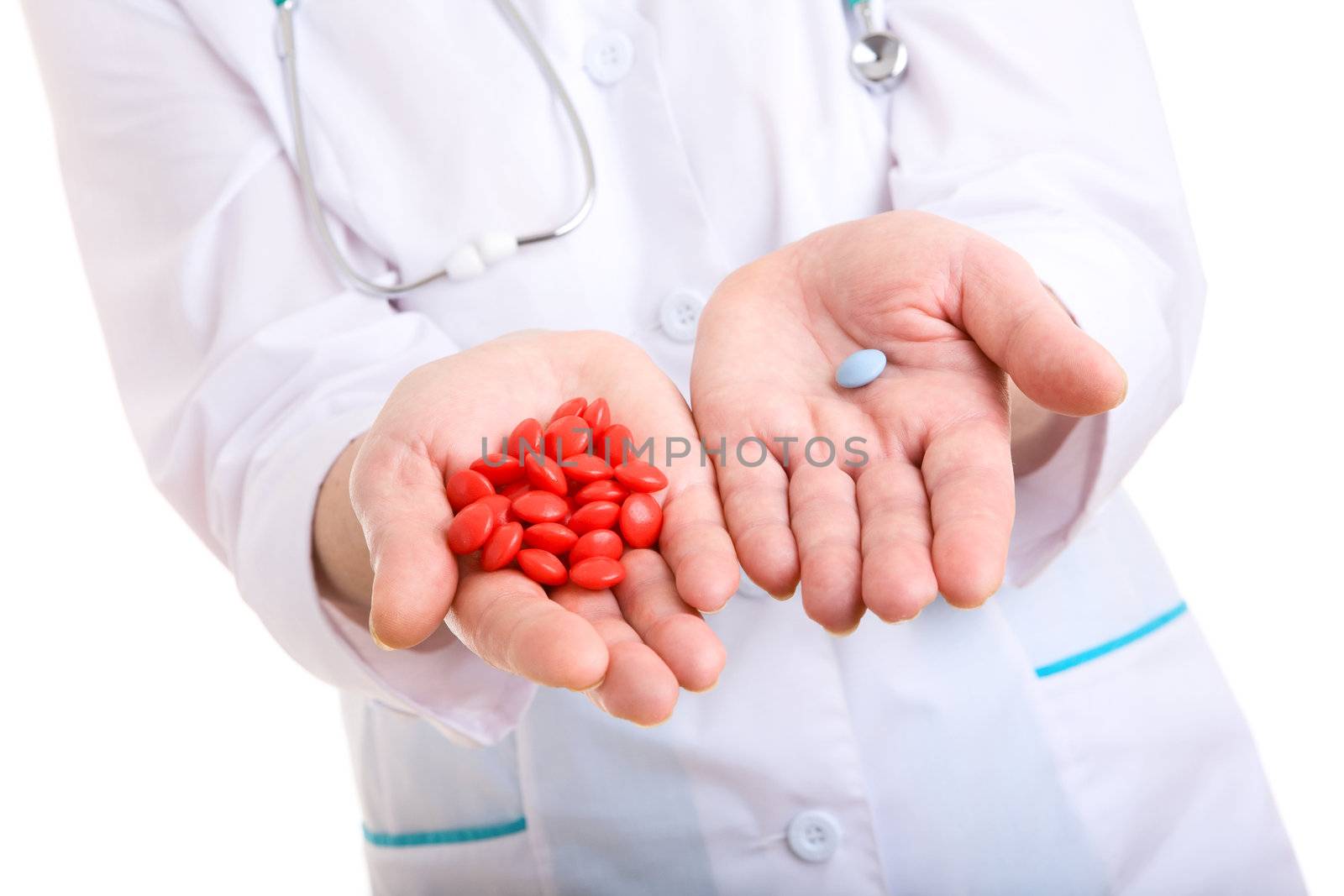 pills in hands of doctor