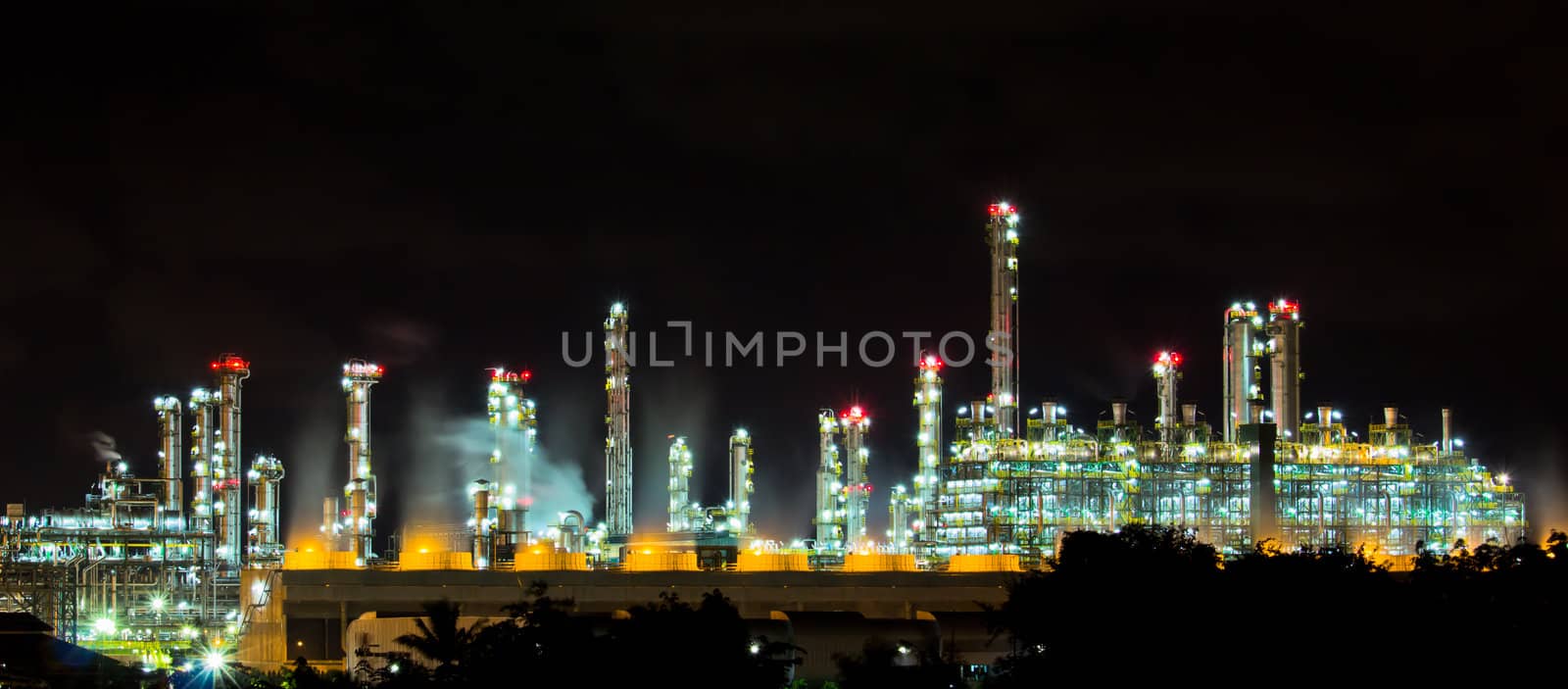 Factory at night. by Na8011seeiN