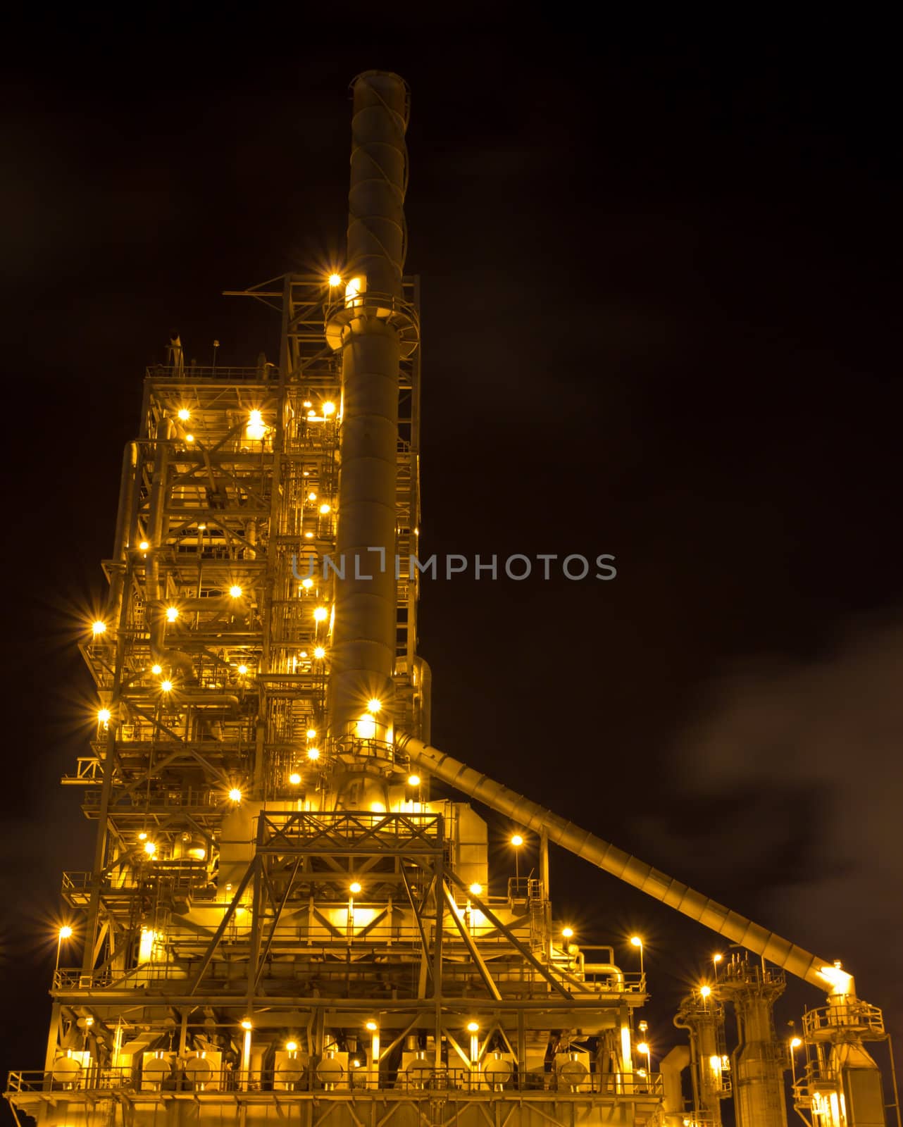 Factory at night. by Na8011seeiN