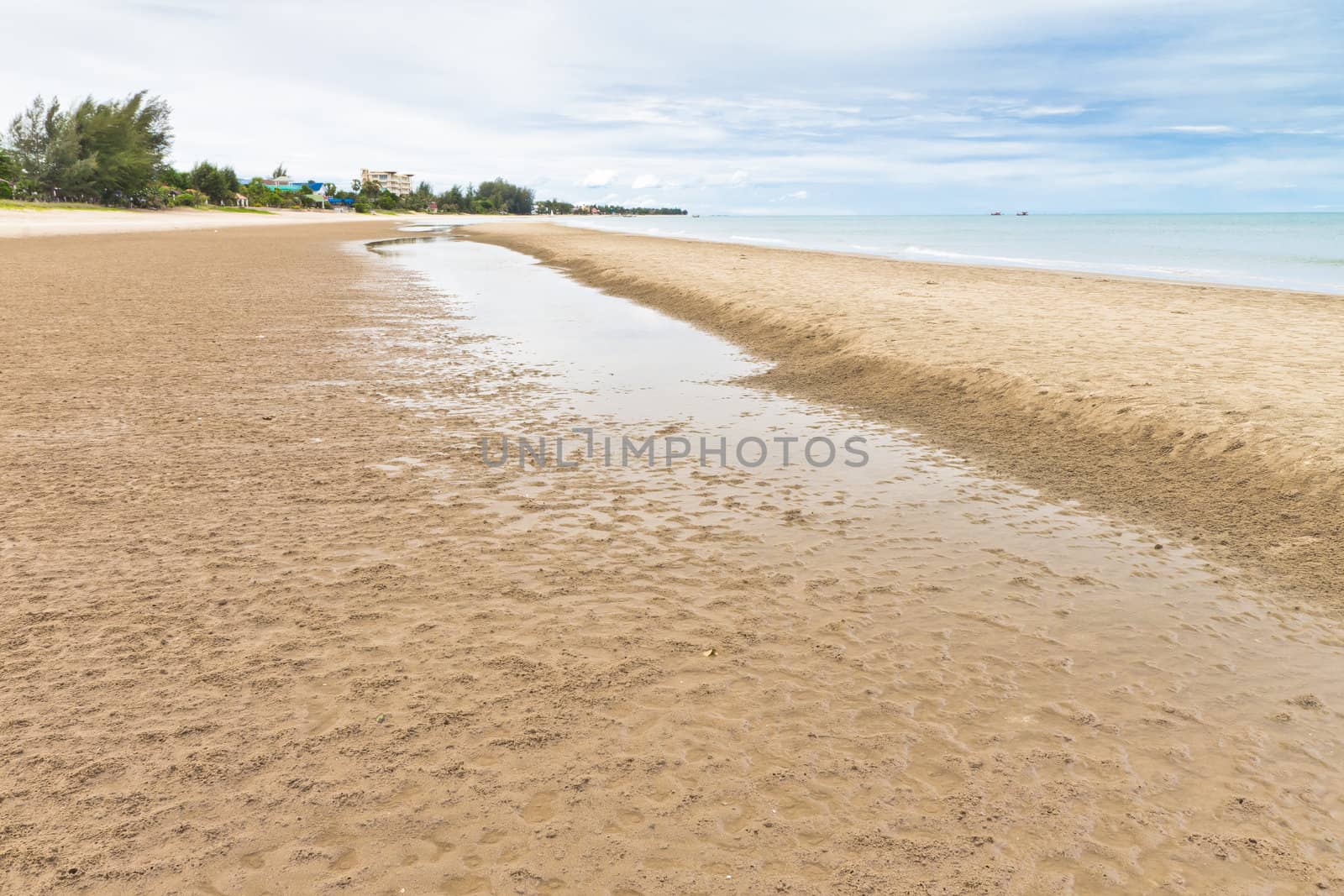 The Sea in Thailand by Na8011seeiN