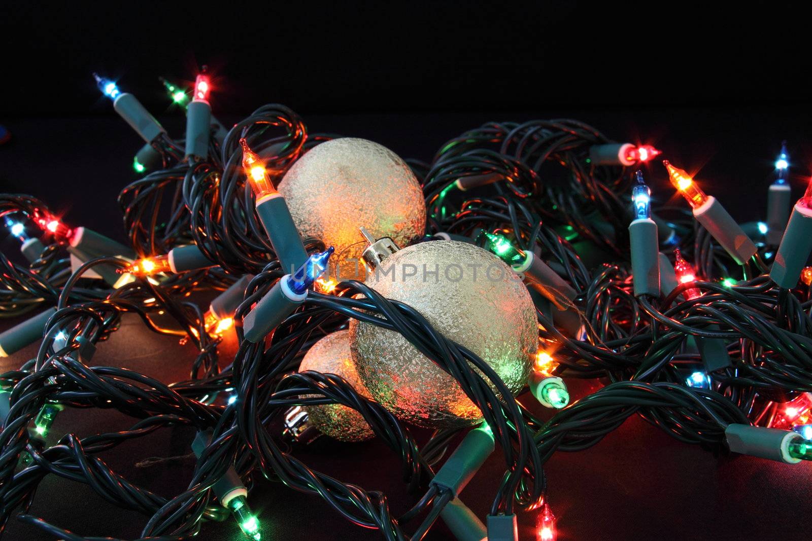 fairy lights and balls