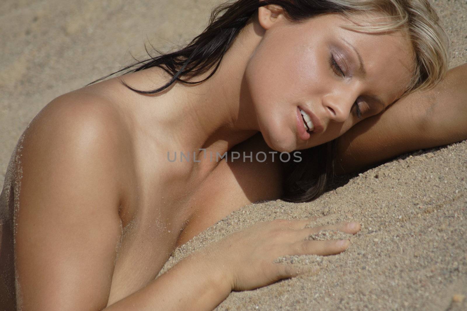 Hot sand girl by BDS