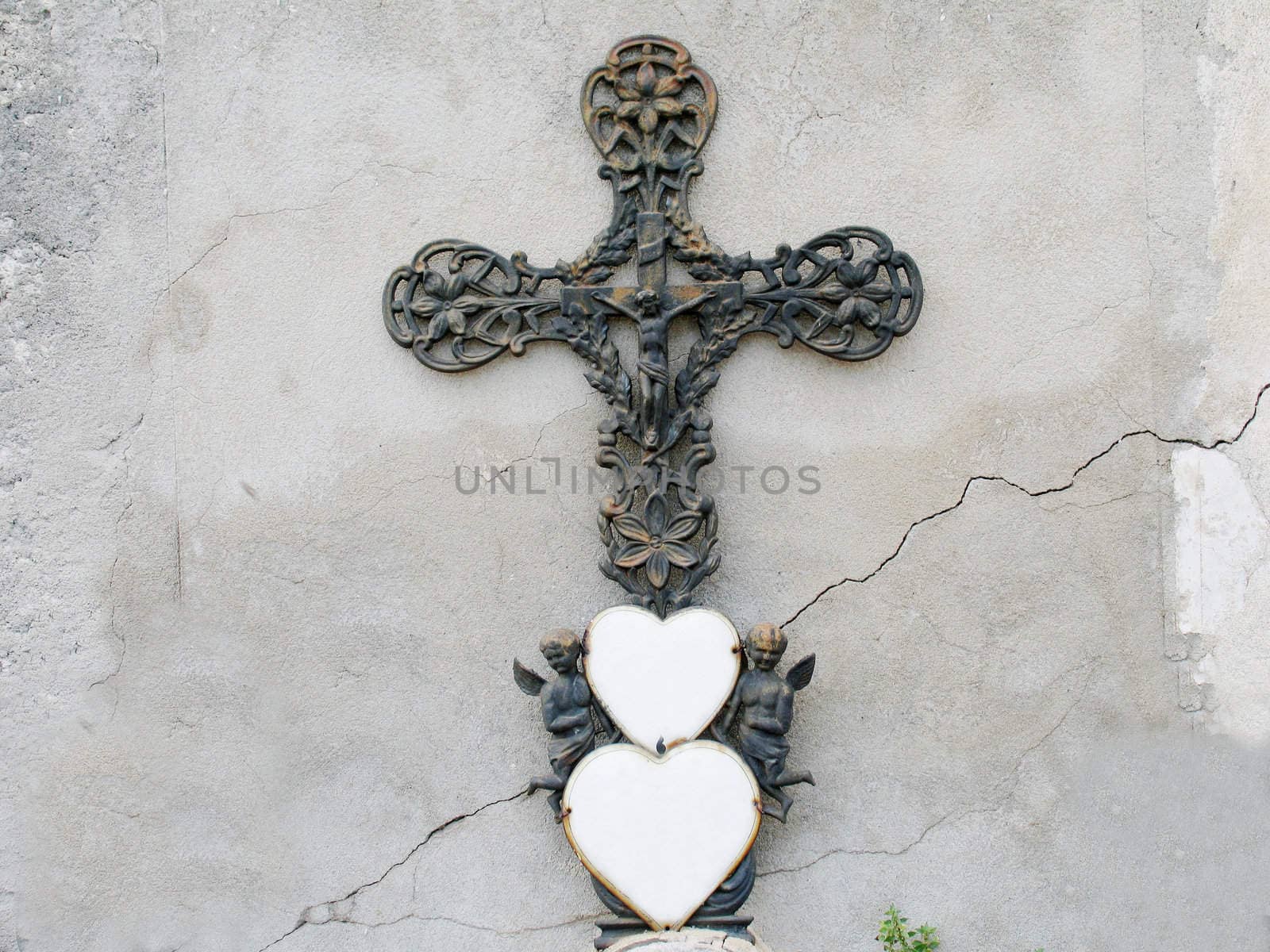 Cross French grave. Hearts with space for text! 