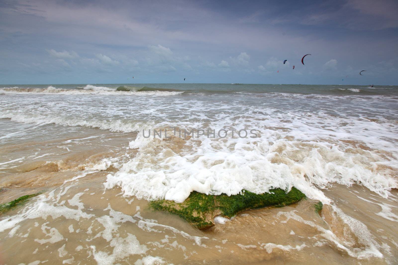 blue ocean waves go to you