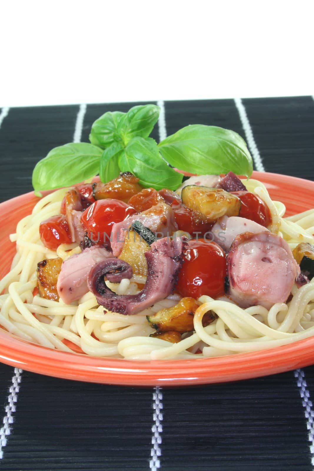 Spaghetti with seafood by discovery