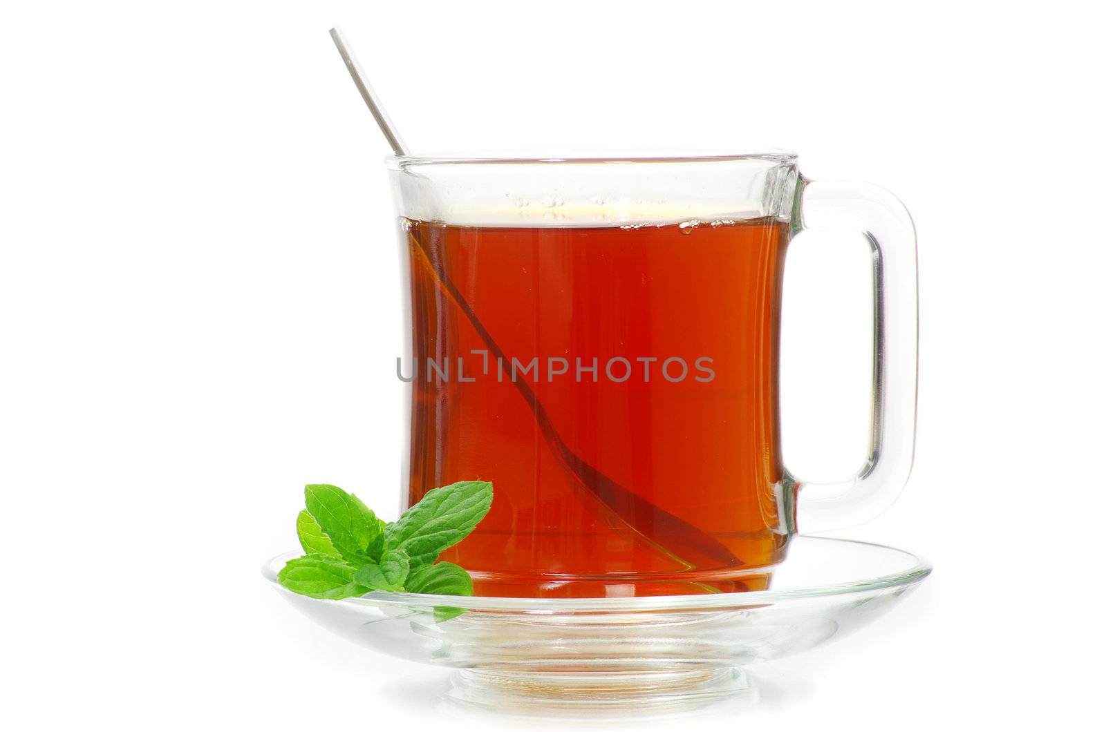 tea in cup with leaf mint 