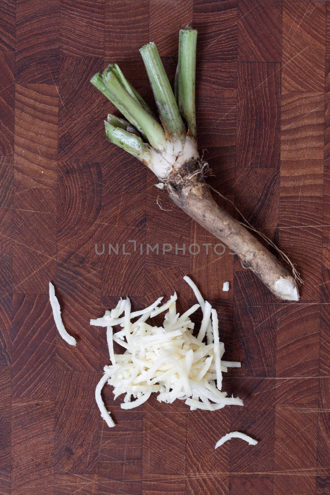 Grated horseradish by leeser