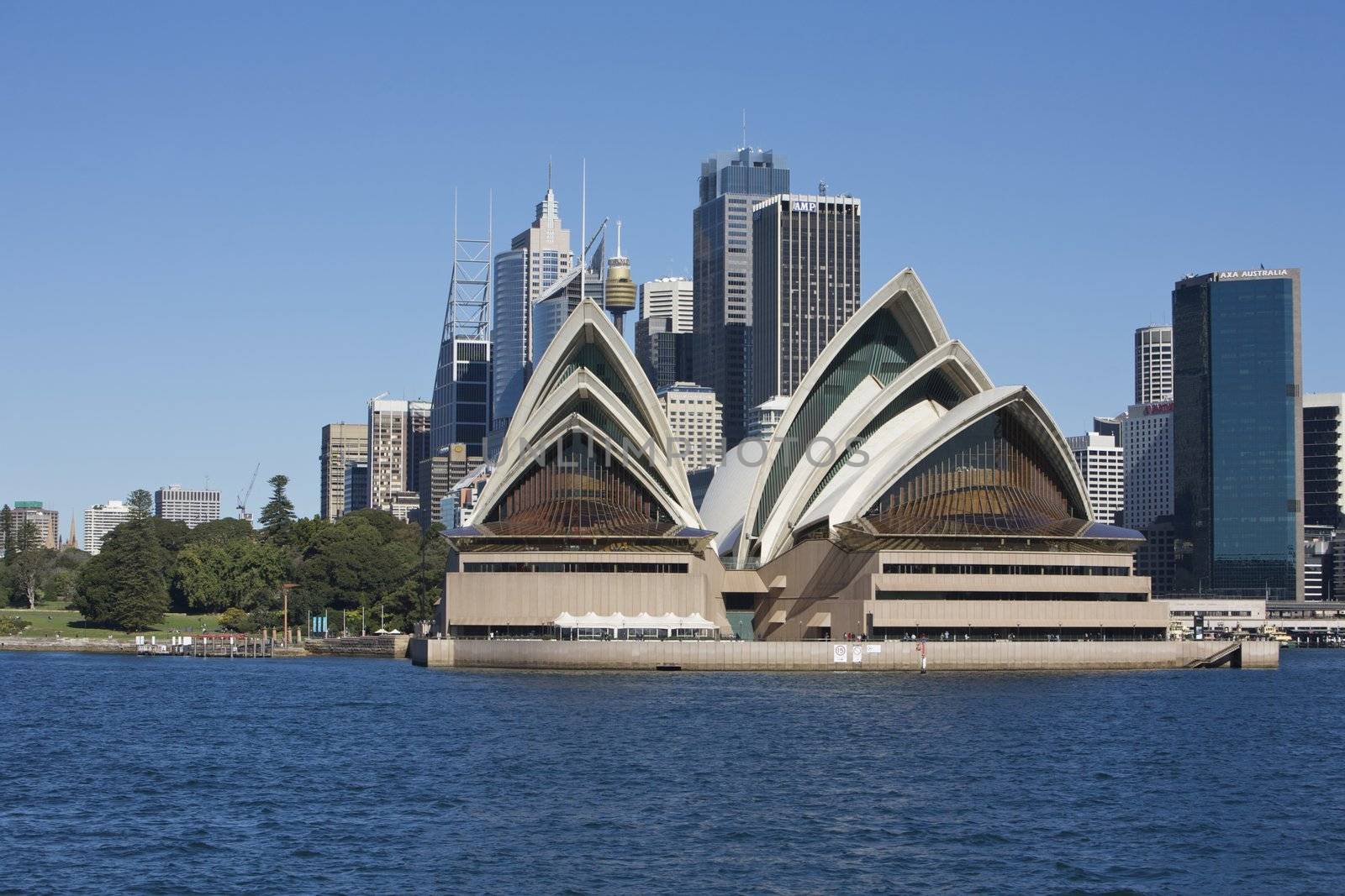 Sydney Opera House by instinia