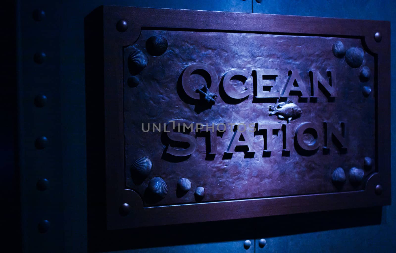 ocean station by toliknik