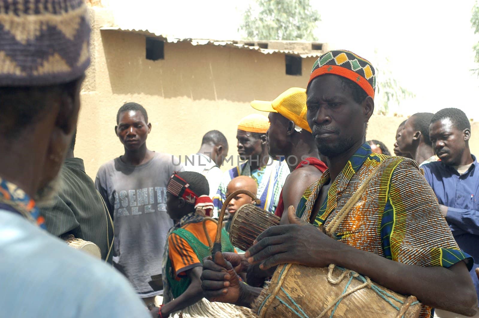 The festival of establishment of a usual chief in Burkina Faso Faso lasts three days. The usual chief succeeds his father deceased, it is always the groin of the family and always a man. It is a very rare event because a chief can be replaced only after his death. During establishment it is the festival and all the area is invited. This festival occurs to Kokemnour�, small village in the East of Burkina Faso Faso in the province of Kouritanga. These three days are punctuated of dance, meal and especially of traditional ceremonies African. The Chief is the King and can be established only by chiefs more important than him.                                