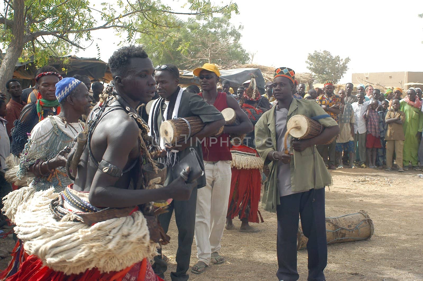 The festival of establishment of a usual chief in Burkina Faso Faso lasts three days. The usual chief succeeds his father deceased, it is always the groin of the family and always a man. It is a very rare event because a chief can be replaced only after his death. During establishment it is the festival and all the area is invited. This festival occurs to Kokemnour�, small village in the East of Burkina Faso Faso in the province of Kouritanga. These three days are punctuated of dance, meal and especially of traditional ceremonies African. The Chief is the King and can be established only by chiefs more important than him.                                