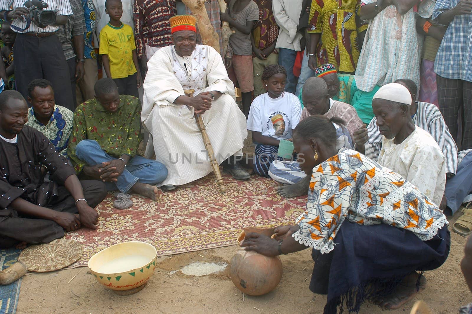 The festival of establishment of a usual chief in Burkina Faso Faso lasts three days. The usual chief succeeds his father deceased, it is always the groin of the family and always a man. It is a very rare event because a chief can be replaced only after his death. During establishment it is the festival and all the area is invited. This festival occurs to Kokemnour�, small village in the East of Burkina Faso Faso in the province of Kouritanga. These three days are punctuated of dance, meal and especially of traditional ceremonies African. The Chief is the King and can be established only by chiefs more important than him.                                