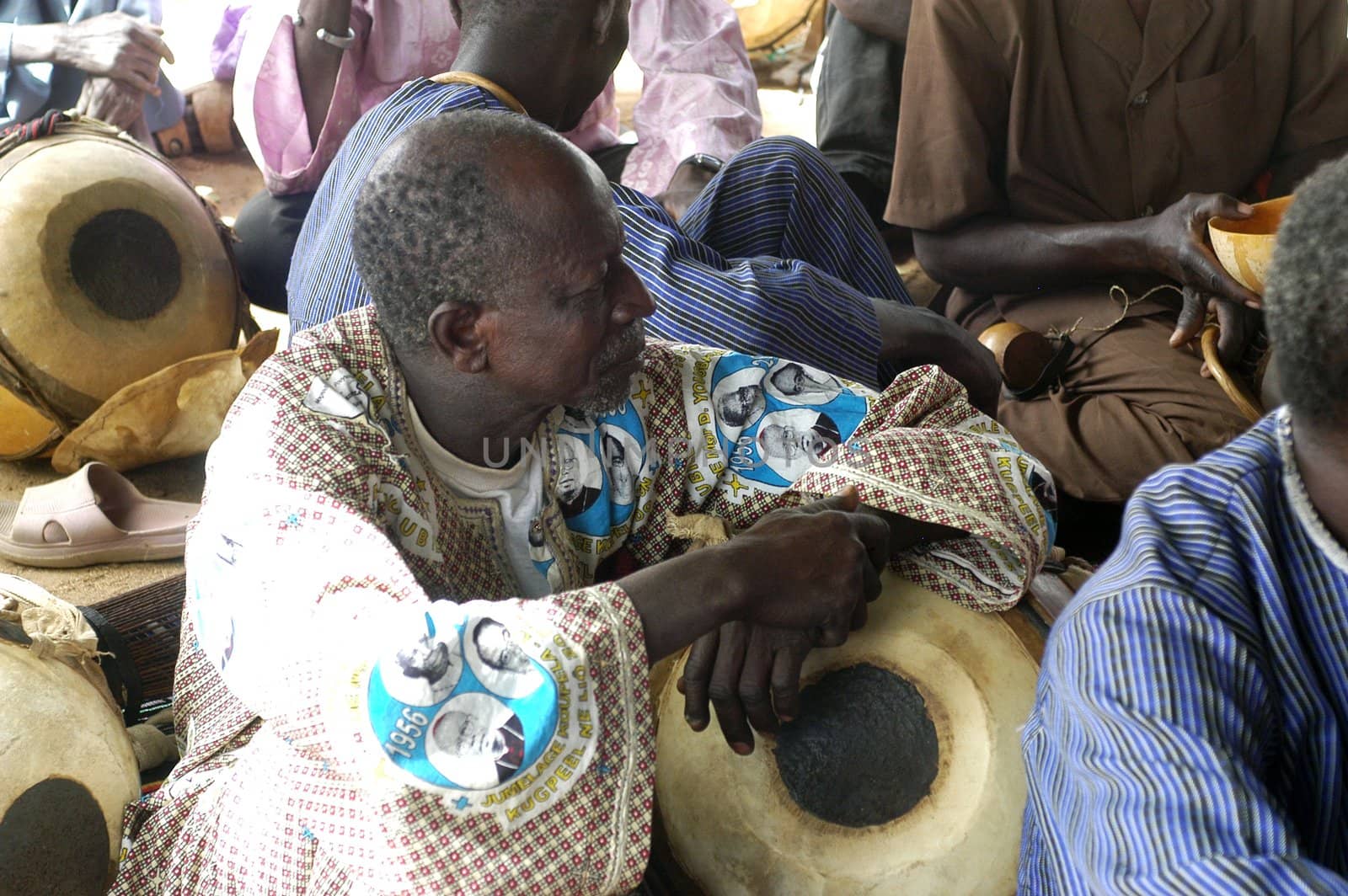 The festival of establishment of a usual chief in Burkina Faso Faso lasts three days. The usual chief succeeds his father deceased, it is always the groin of the family and always a man. It is a very rare event because a chief can be replaced only after his death. During establishment it is the festival and all the area is invited. This festival occurs to Kokemnour�, small village in the East of Burkina Faso Faso in the province of Kouritanga. These three days are punctuated of dance, meal and especially of traditional ceremonies African. The Chief is the King and can be established only by chiefs more important than him.                                
