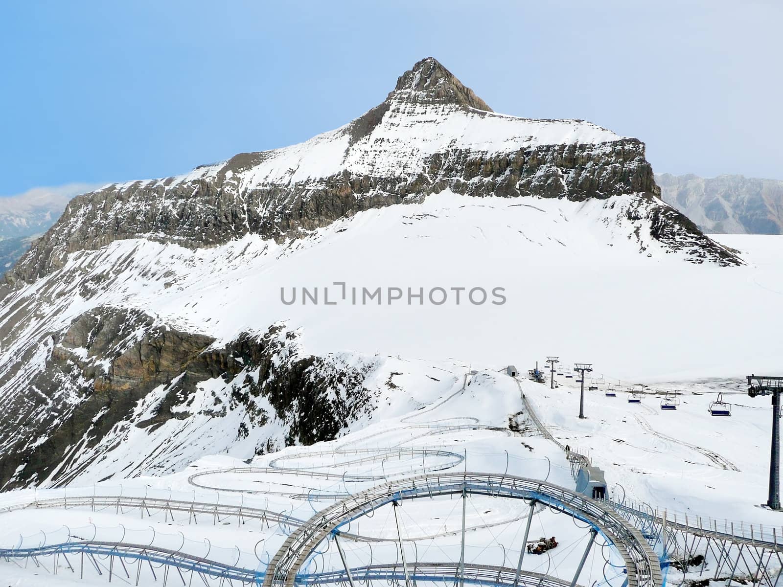 Winter in the alps with an attraction included by dacasdo