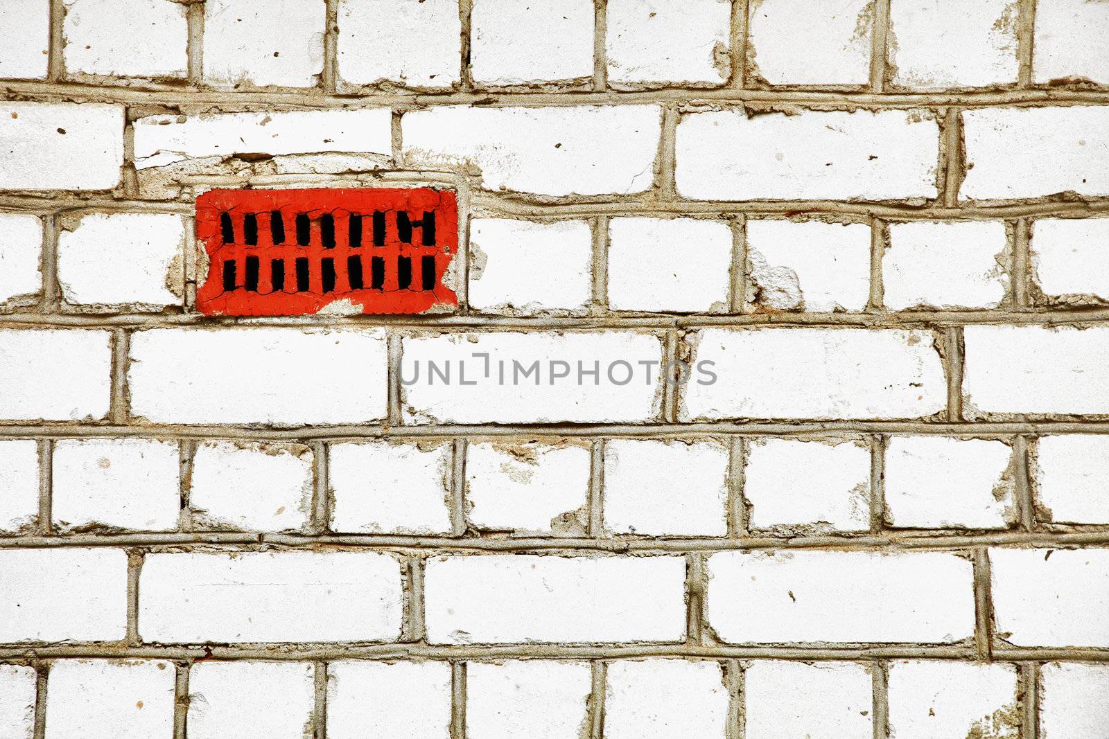 Improvised ventilation on primitive brick wall by pzaxe