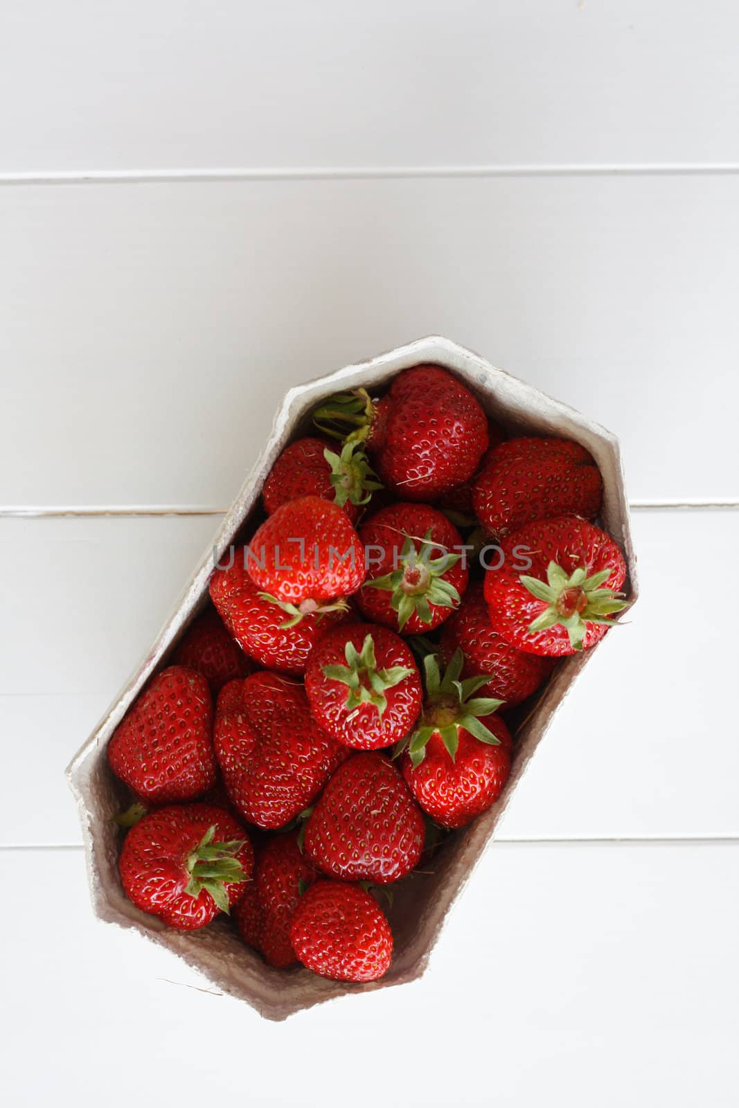 Strawberries by leeser