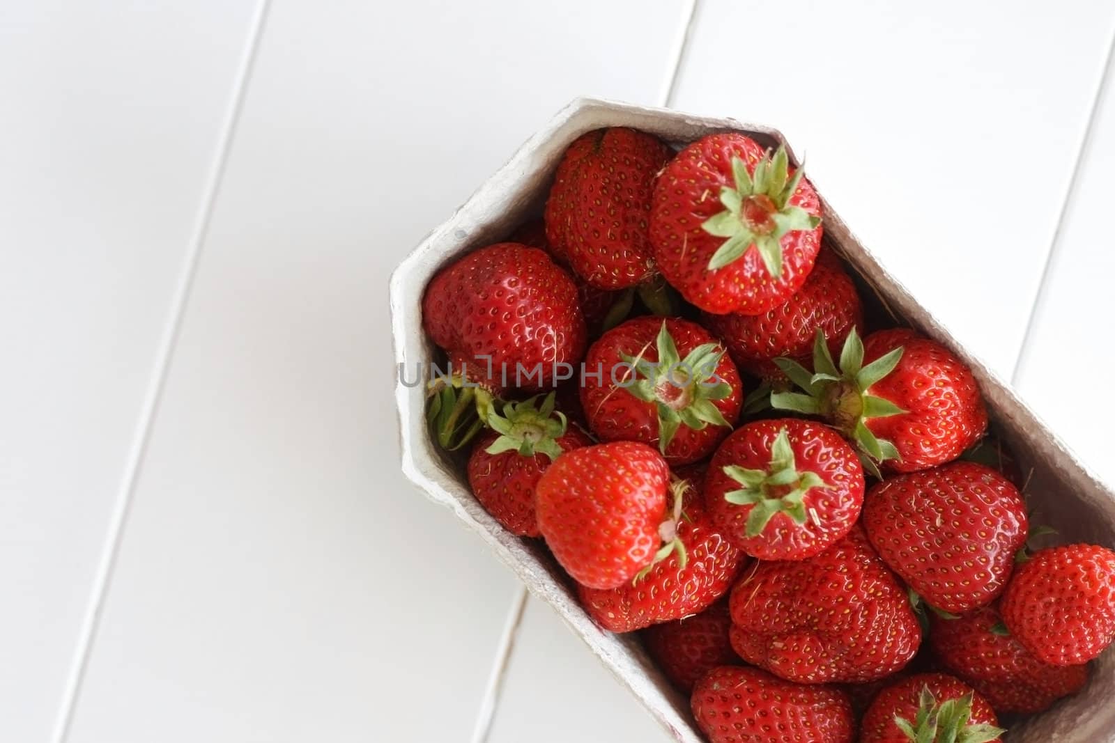 Strawberries by leeser