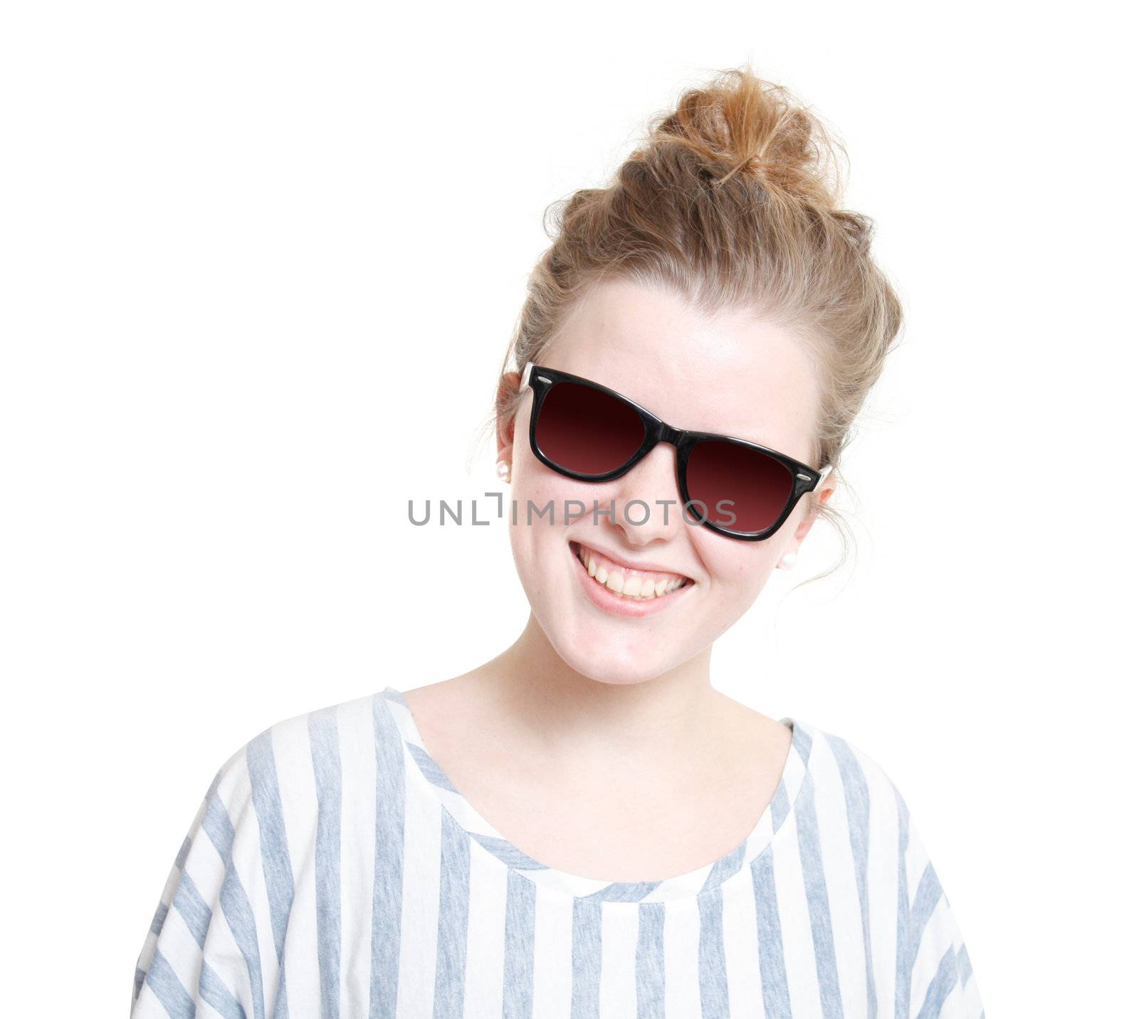 Girl with sunglasses by leeser