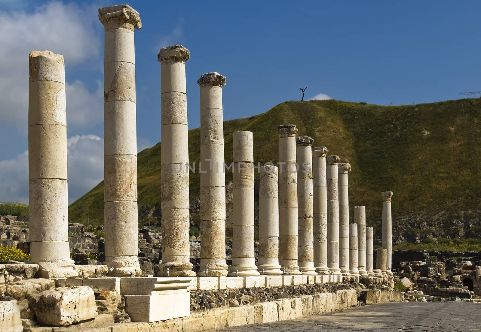 Roman columns in Israel Beit Shean by irisphoto4