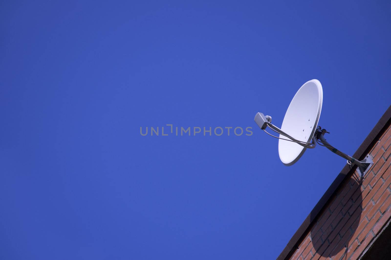 rooftop antenna by Kuzma
