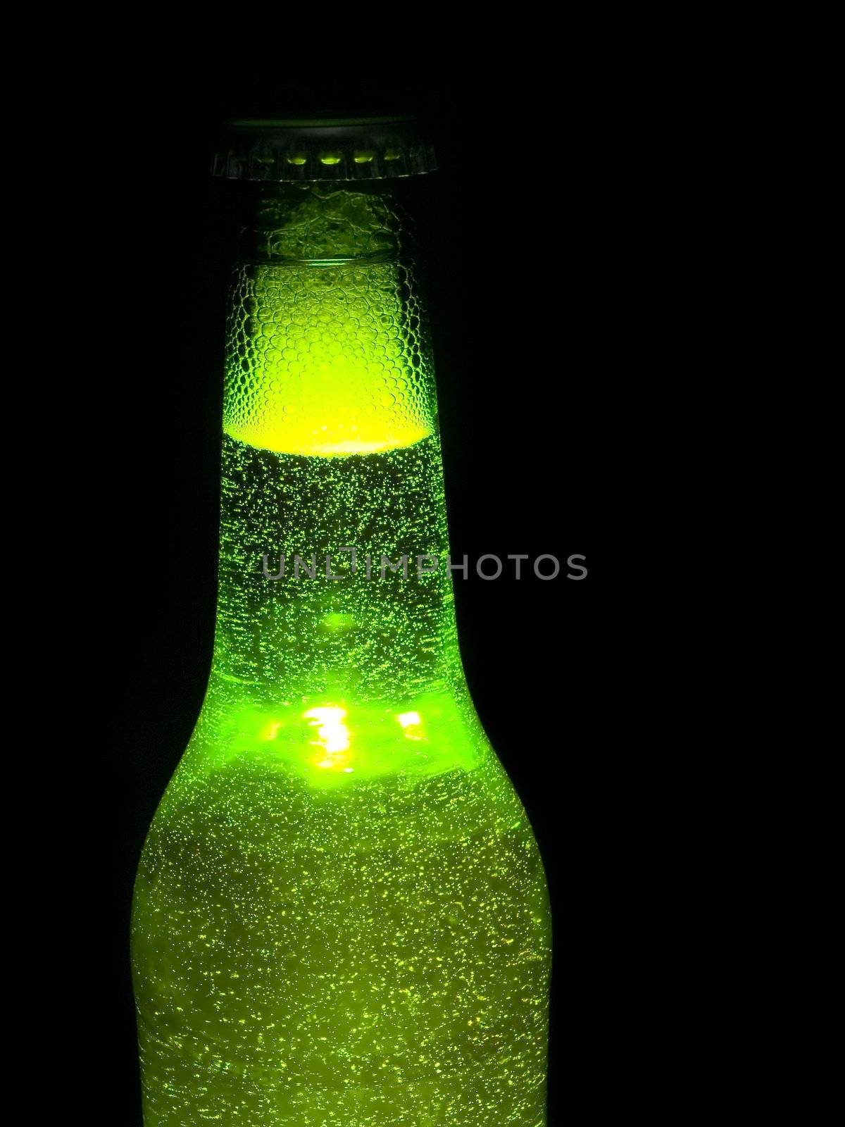 Beer bottle by henrischmit