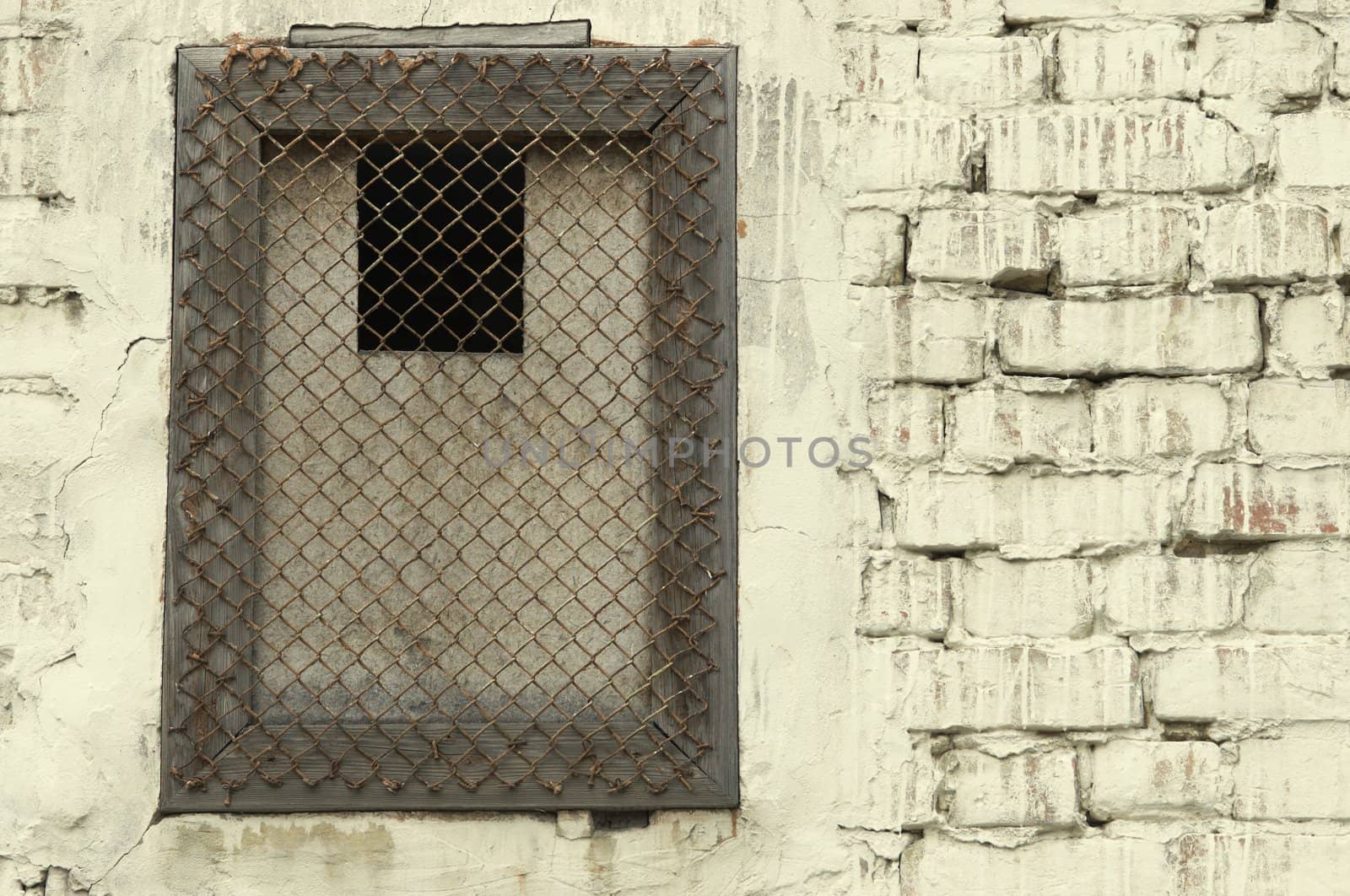 window with grid -focus on grid