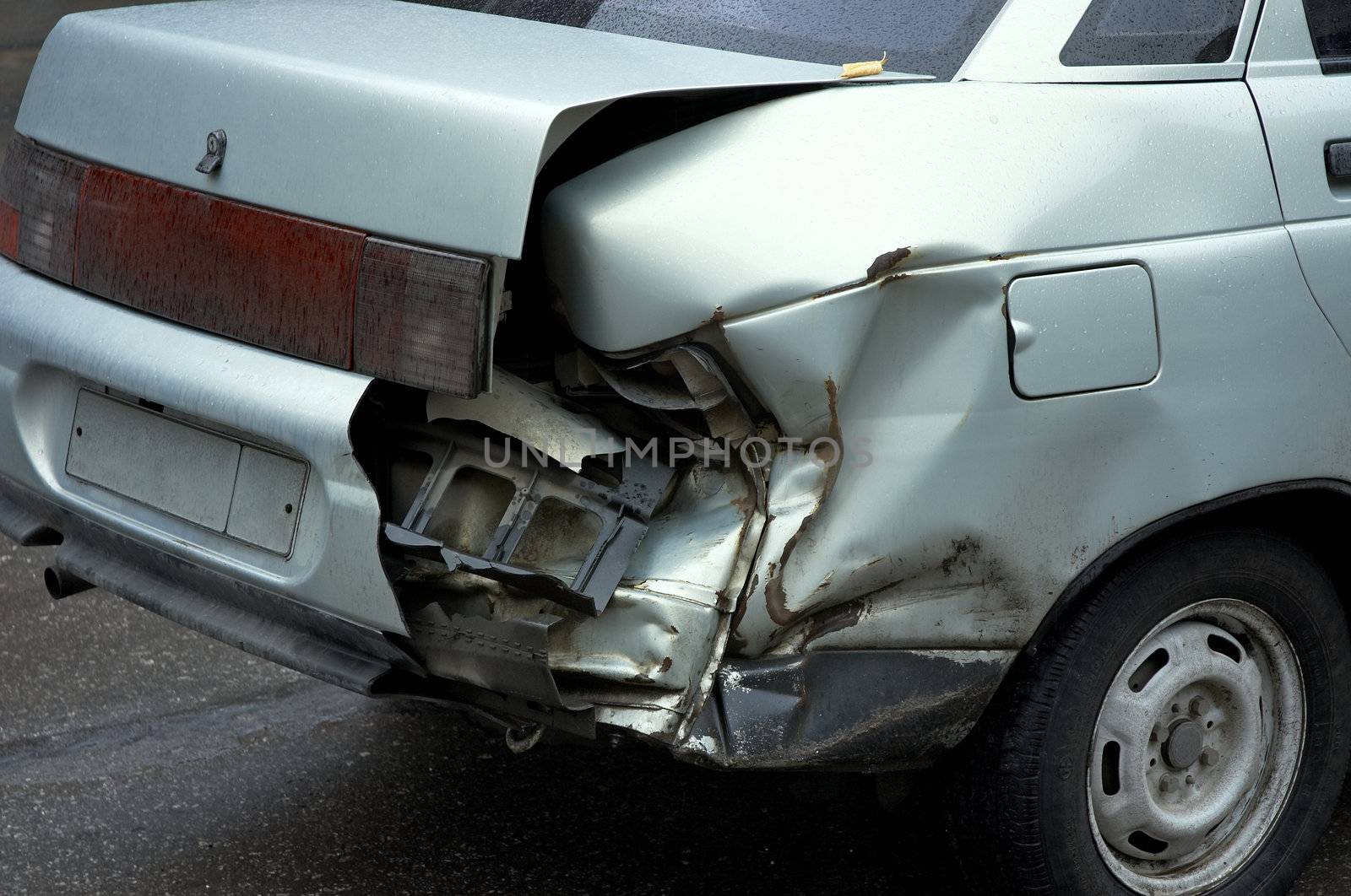 automobile accident in the rainy day