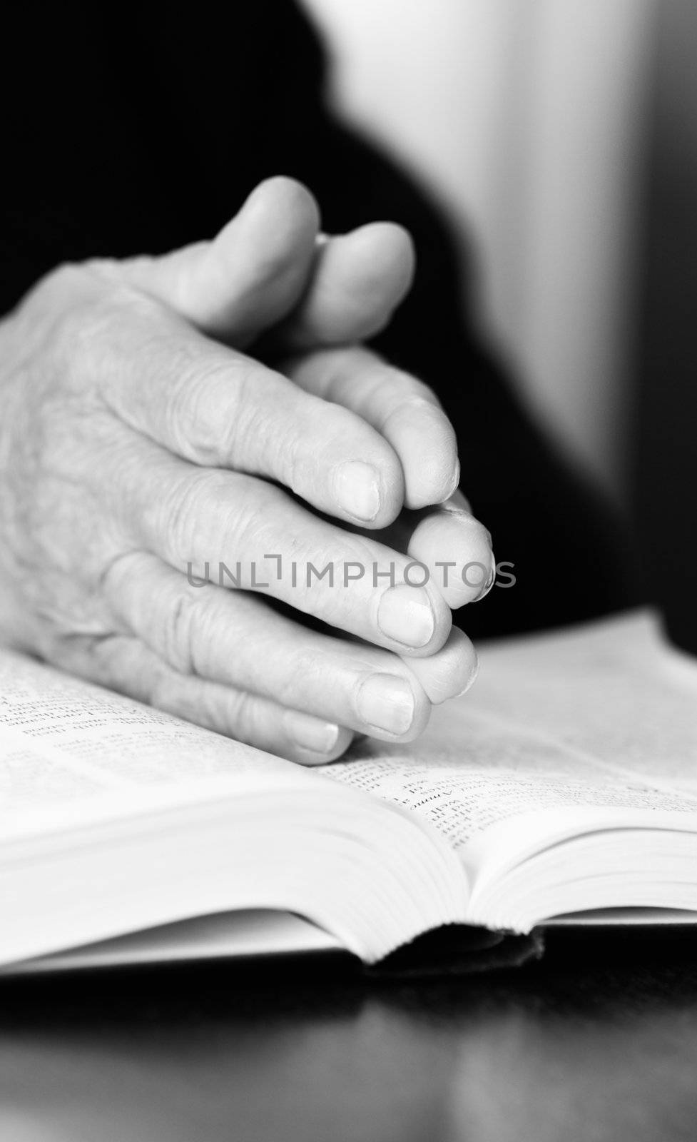 special black and white photo f/x, focus point on the fingers