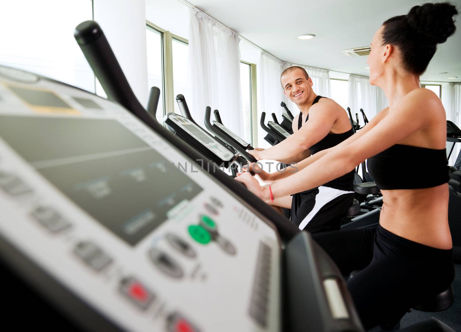 Couple exercising veloargometar by vilevi