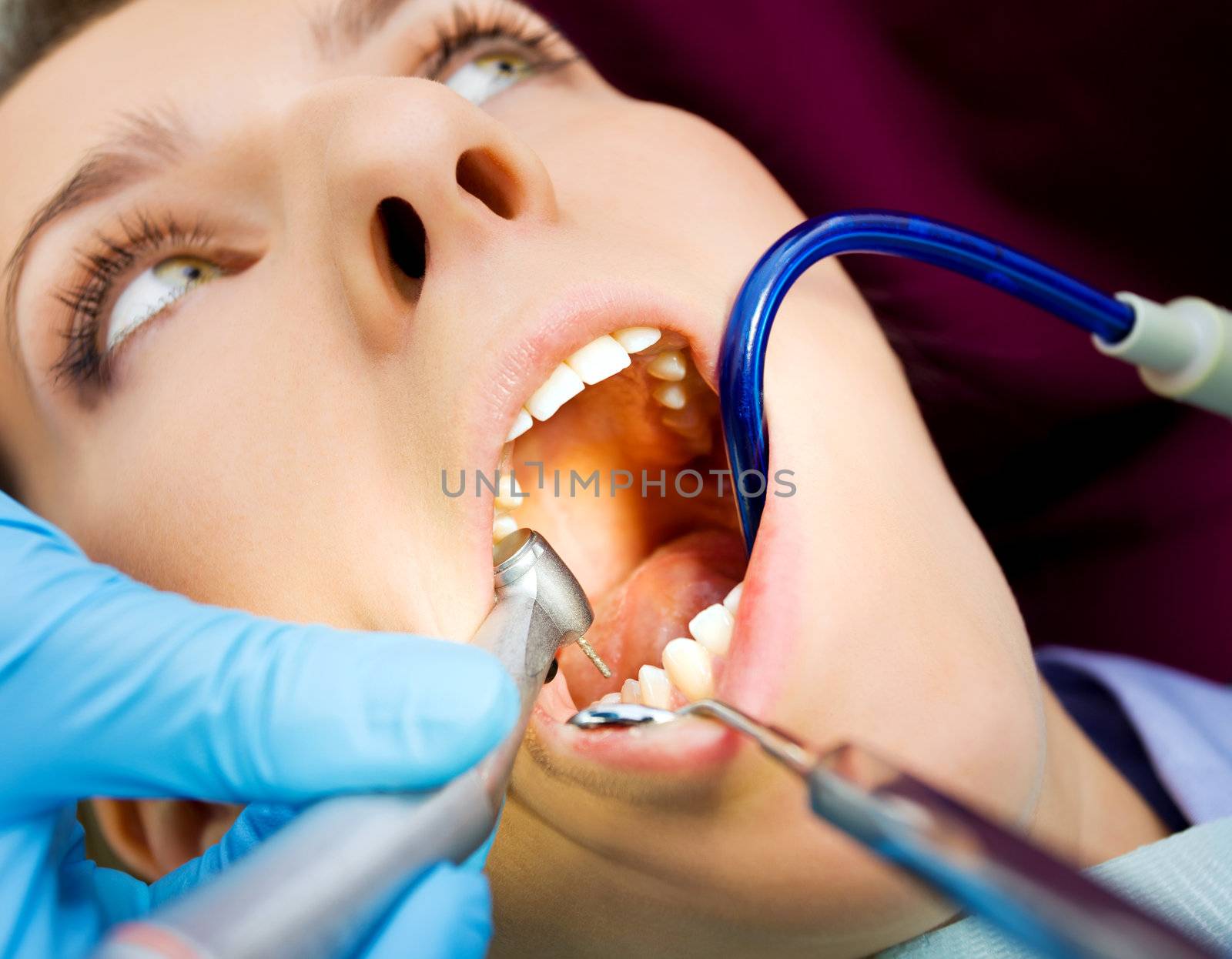 patient pain dentist by vilevi