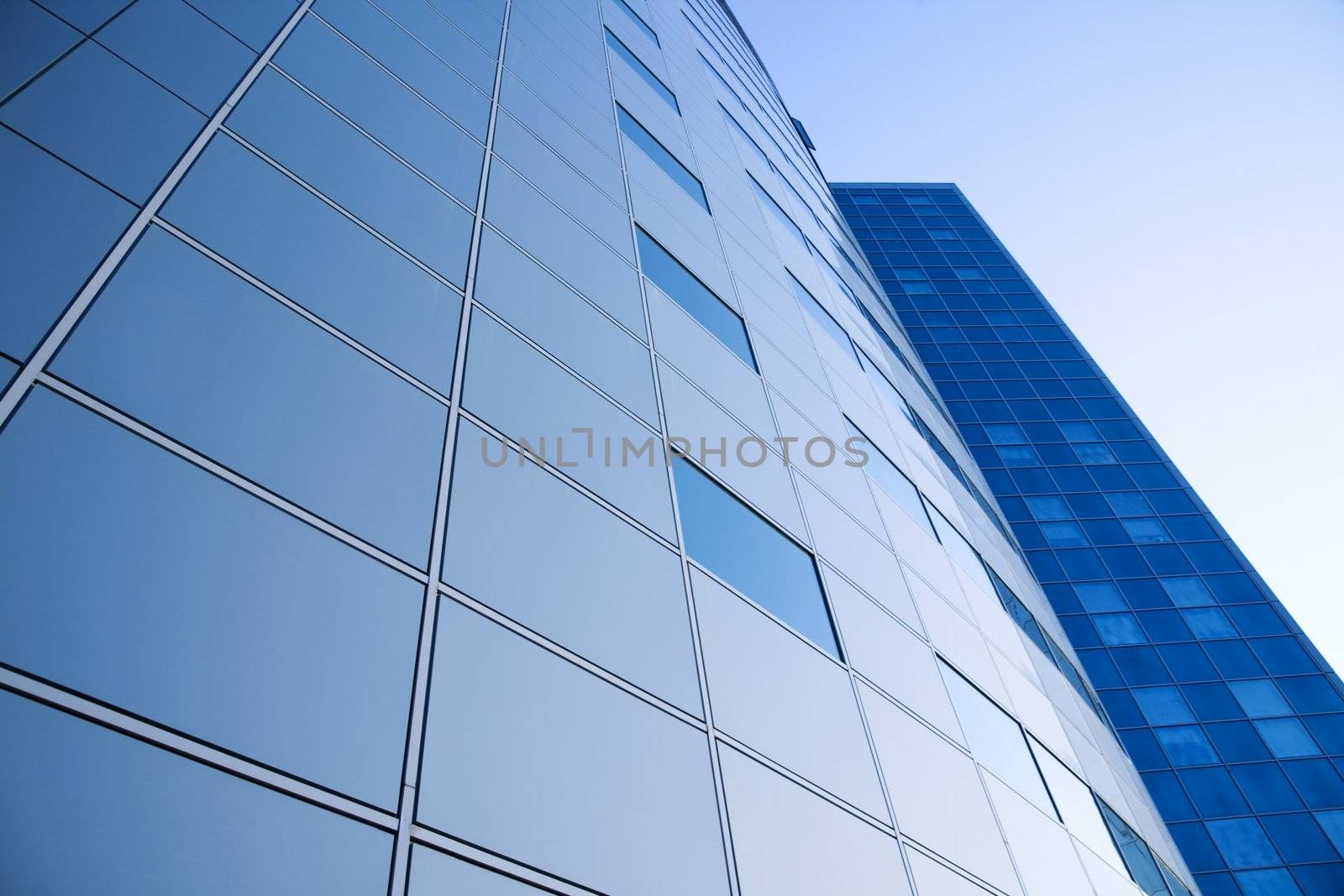 modern building,focus point on center of photo