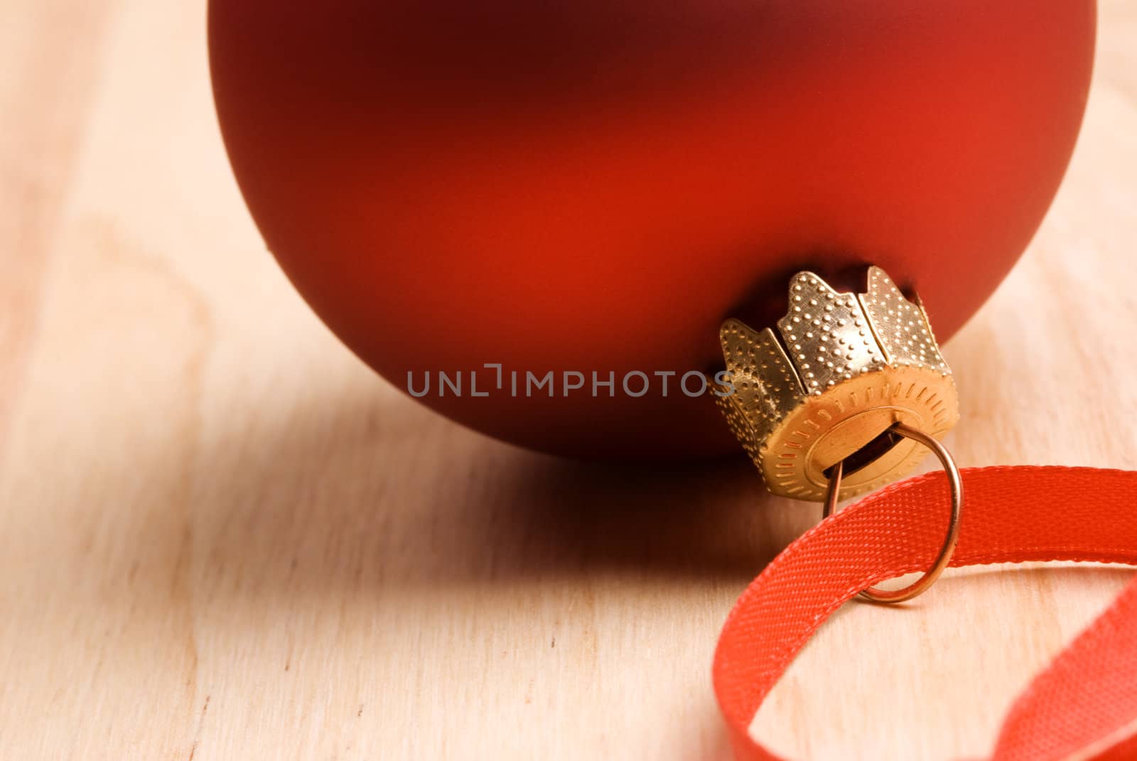 selective focus on metal part of ball