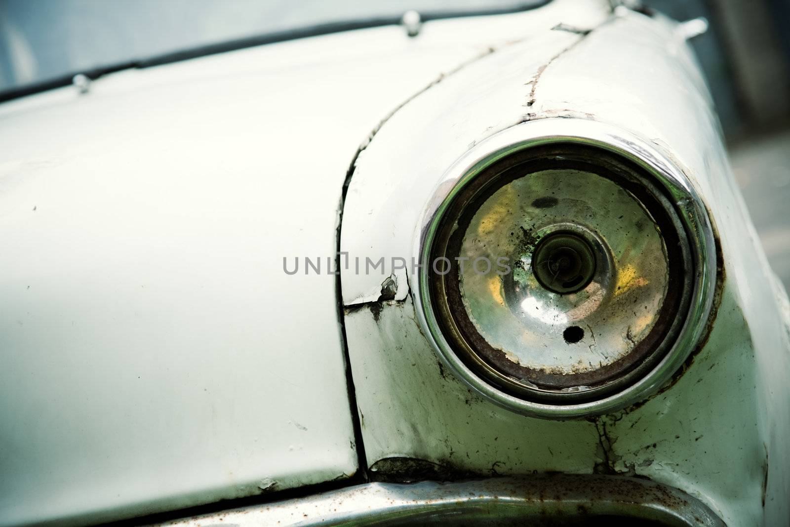 special toned, focus point on lamp