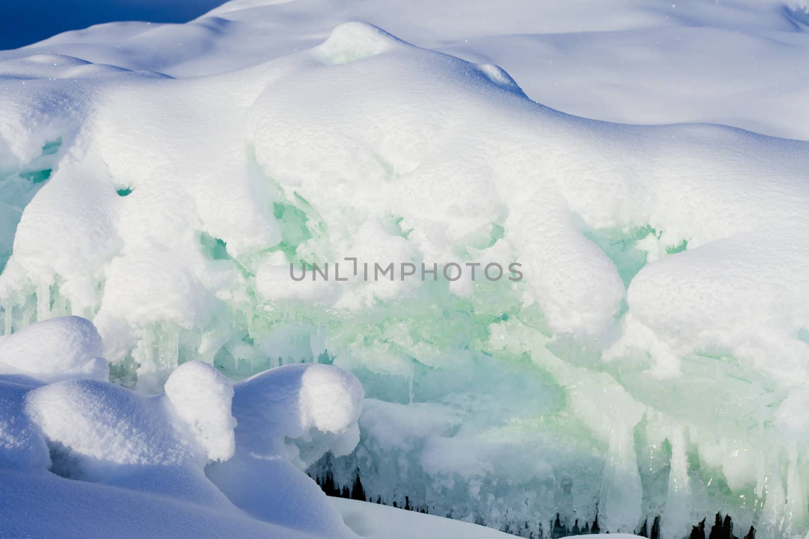 Snow and ice forming a beautiful snowscape.