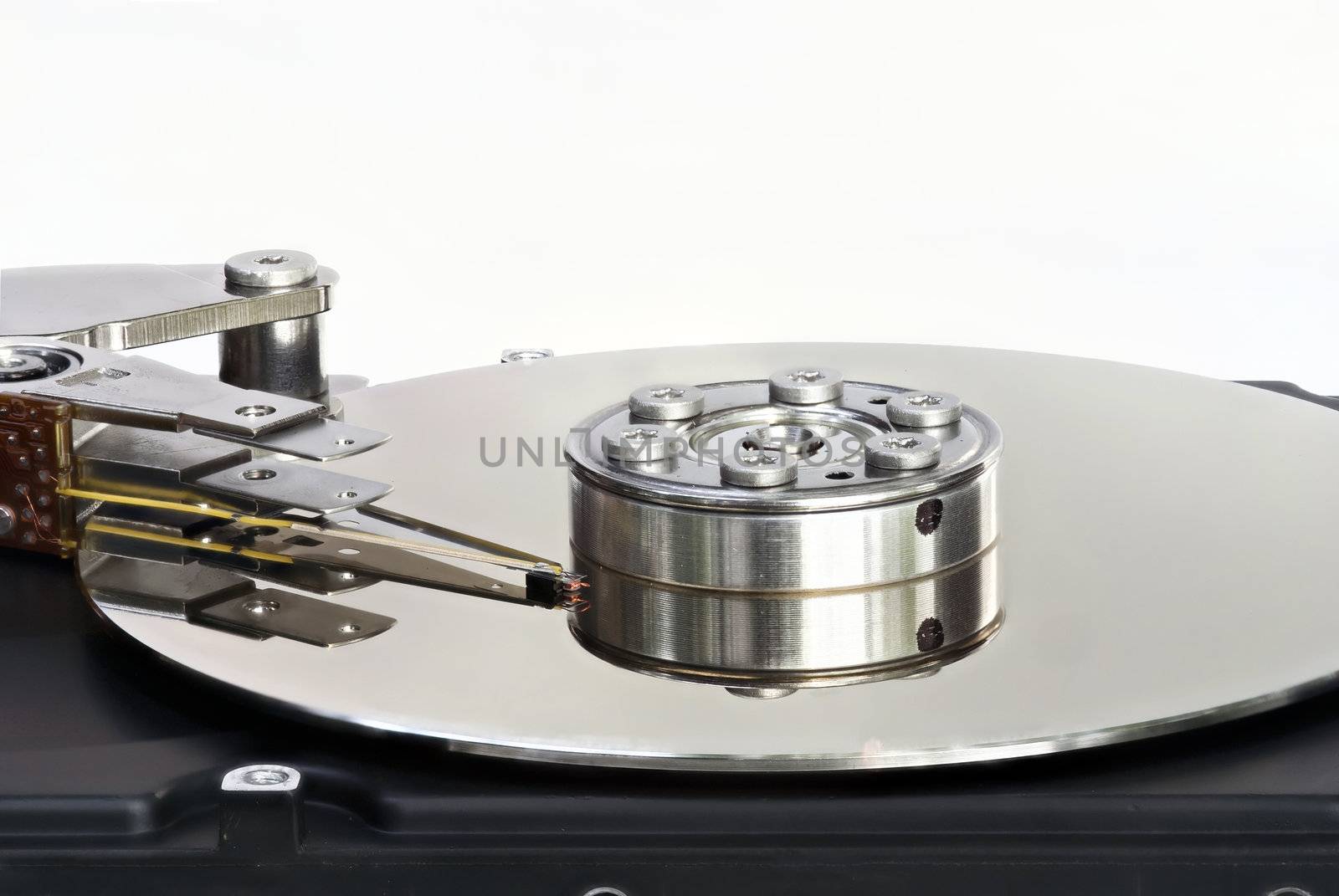 Detail of the hard disc and bus