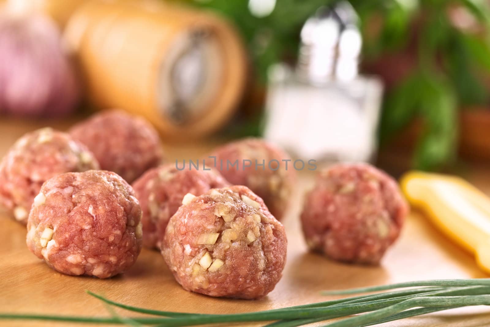 Raw Meatballs by ildi