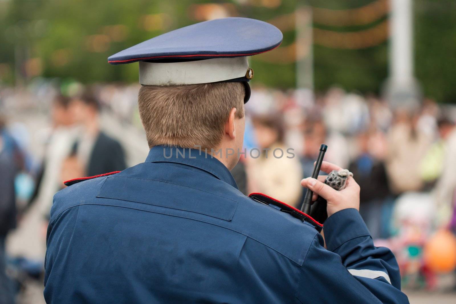 Crime law security service police officer cop men