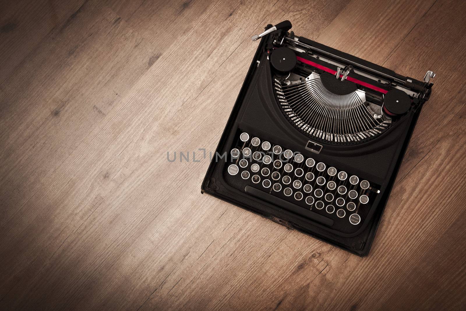 Vintage typewriter by Iko