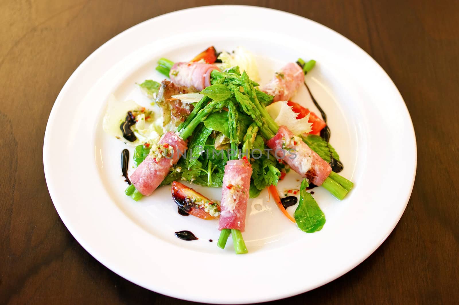 Ham rolled Asparagus with salad