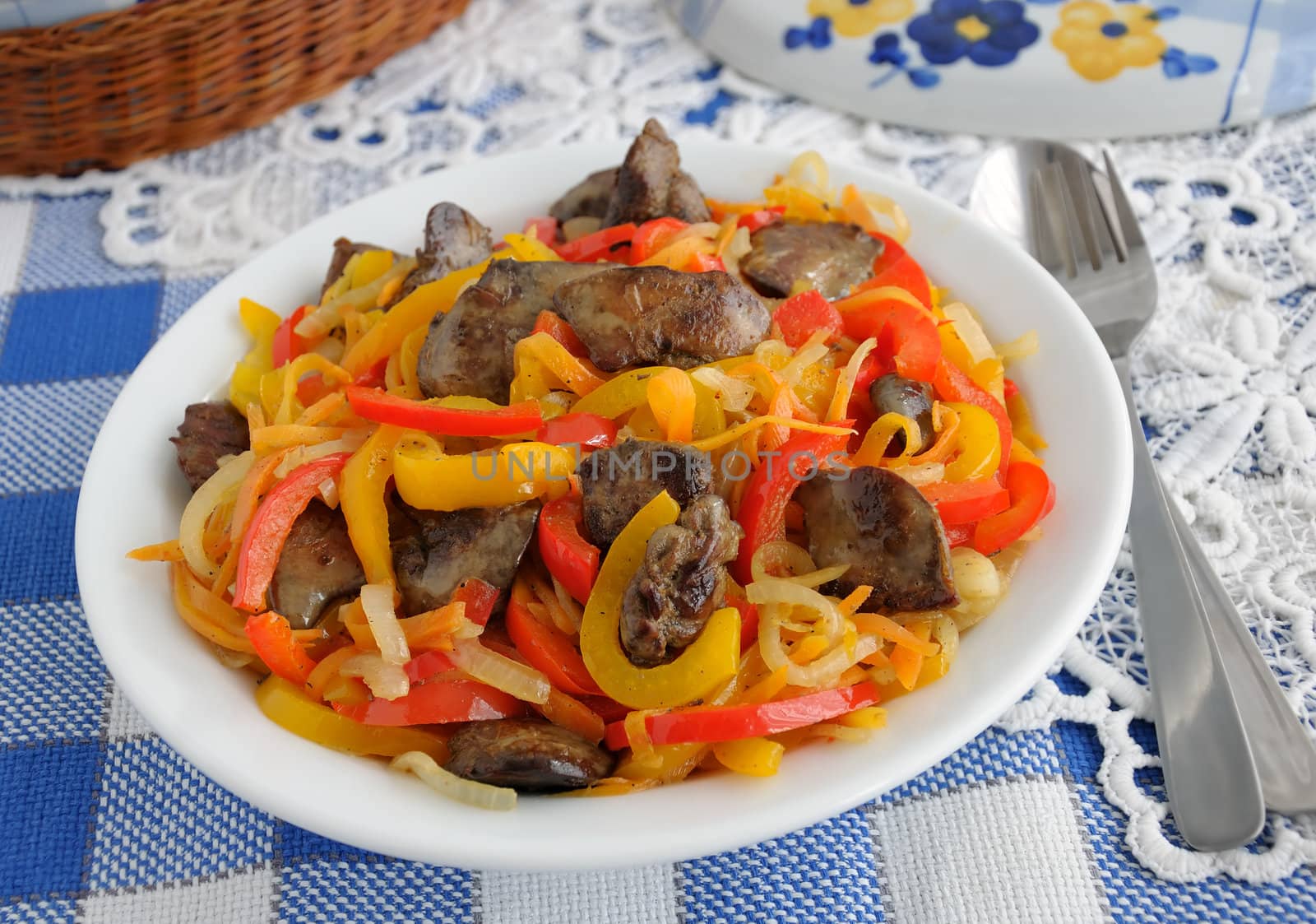 Chicken liver with vegetables by Apolonia