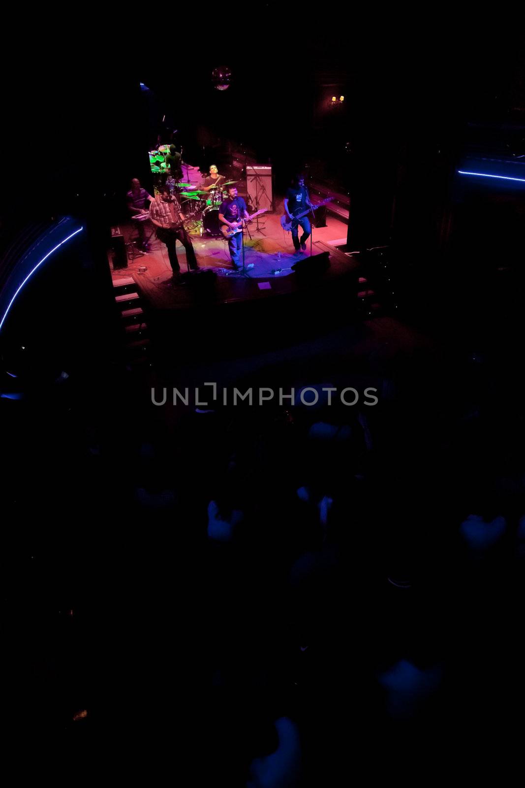 EL PUERTO DE SANTA MARIA, SPAIN - APR 24: Concert of the group of Indie Pop, Champagne on Apr 24, 2009, on the discotheque Mucho Teatro on El Puerto de Santa Maria, Cadiz, Spain