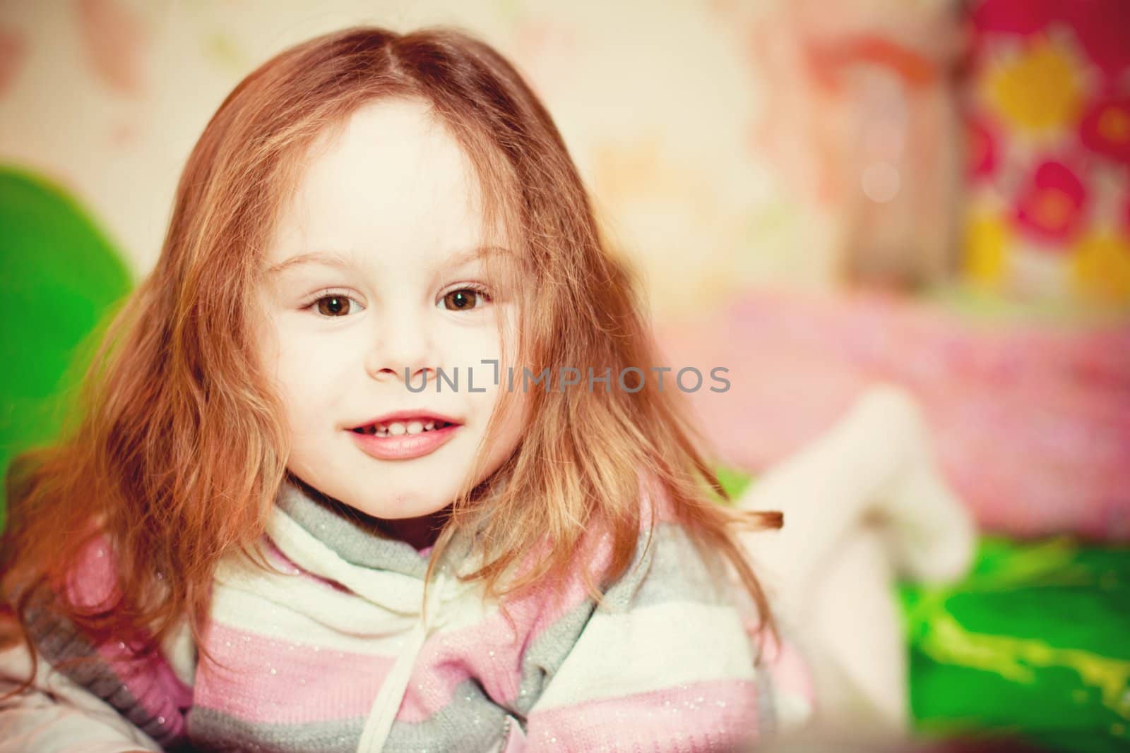 happy little girl  indoor by Lemuana
