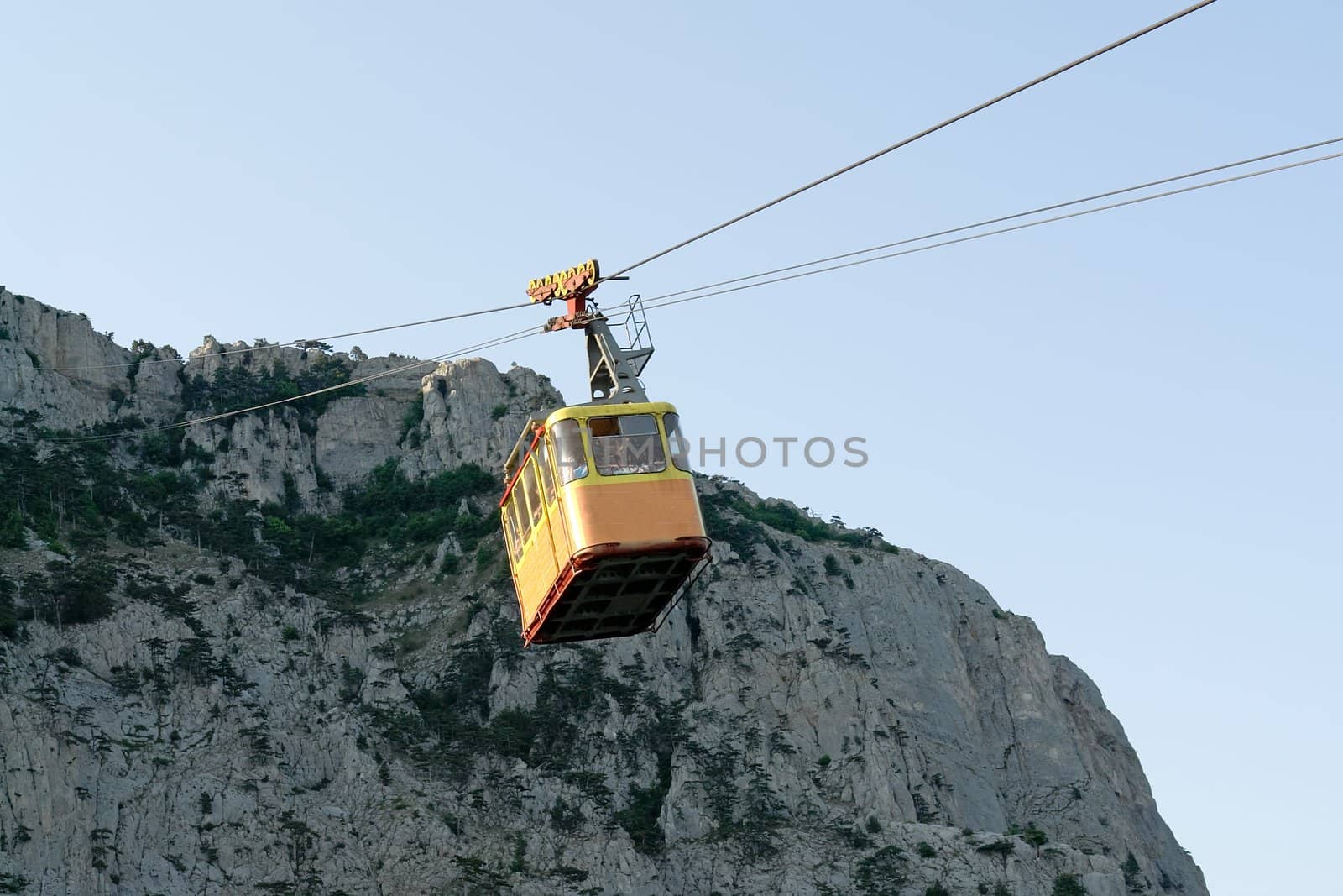 Cableway. Rope - way in the Crimean mountains