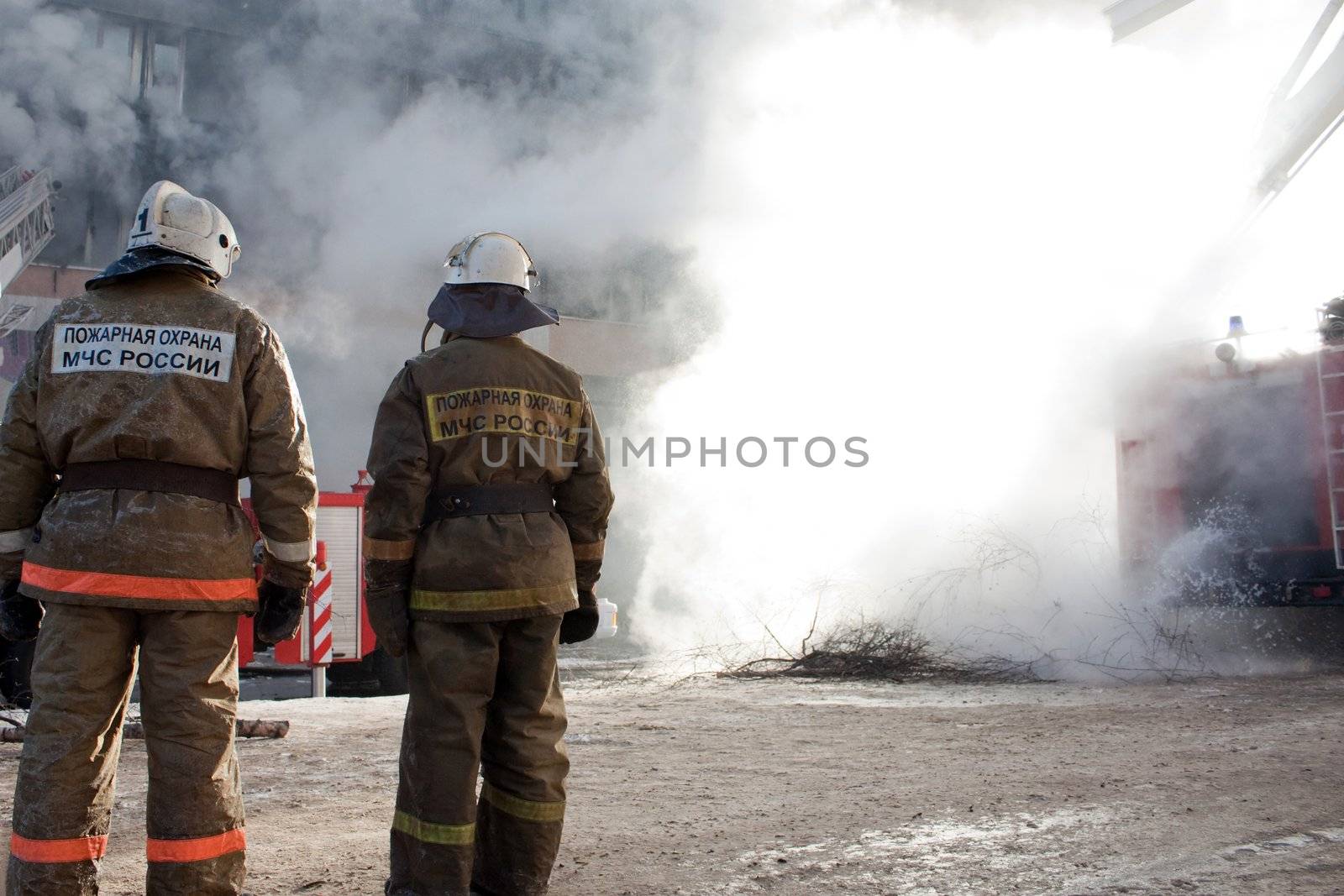 Burning fire smoke firefighter emergency service