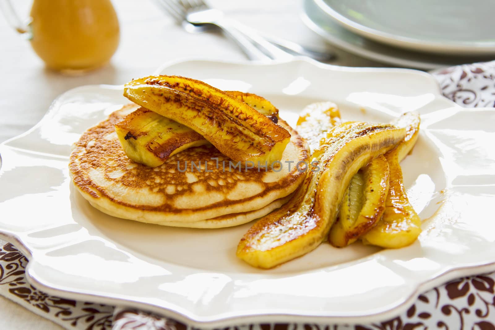Pancake with banana by vanillaechoes
