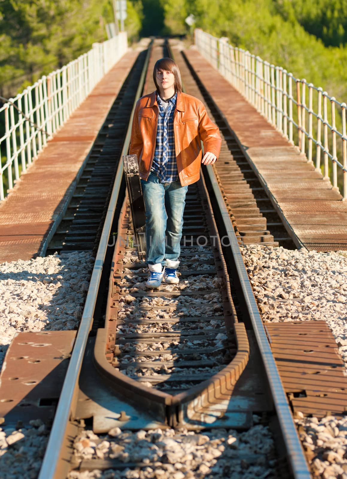 Along the track by hemeroskopion