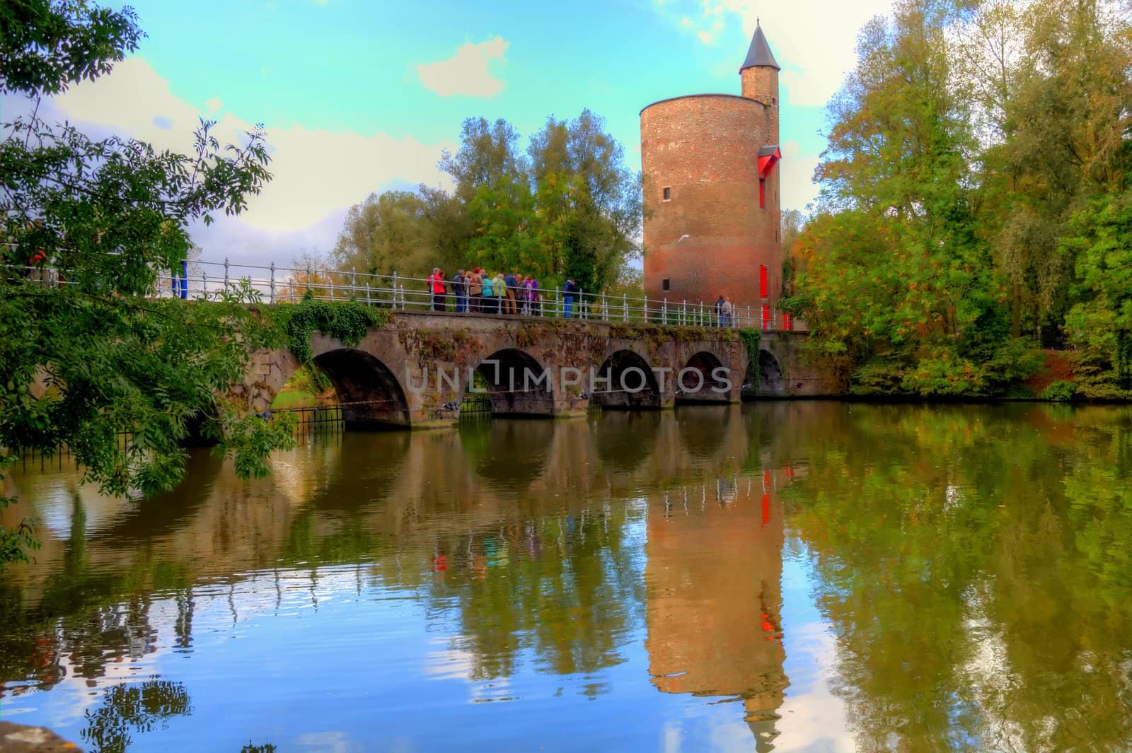 autumn in bruges, belgium by arnelsr