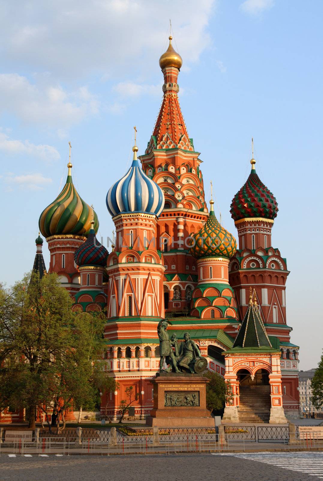 Vasiliy Blazhenniy church in Moscow by Mikko